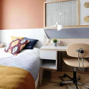Wiktoryn 66 By Renter Warszawa